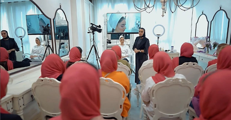 مدرس میکاپ اصفهان